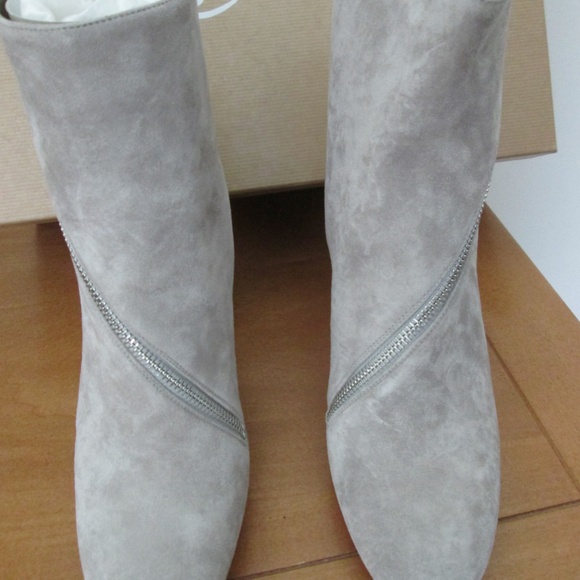 Christian Louboutin Veau Velours Birgitta 100 Zip Ankle Bootie, Size 38.5 - NWT - Picture 2 of 10